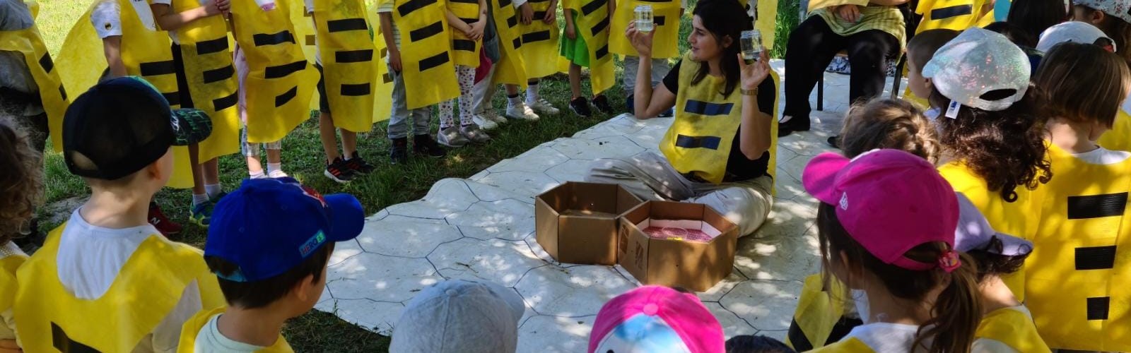 Giochiamo all'alveare sotto al Castello di Torrechiara !